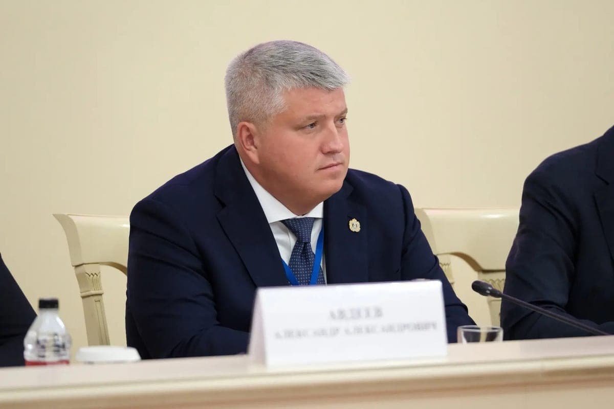 Дронов представил в Петербурге креативный потенциал Новгородской области