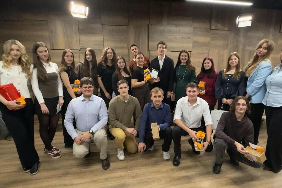 Estudiantes de la región de Kursk se reunieron con ciudadanos de Moscú