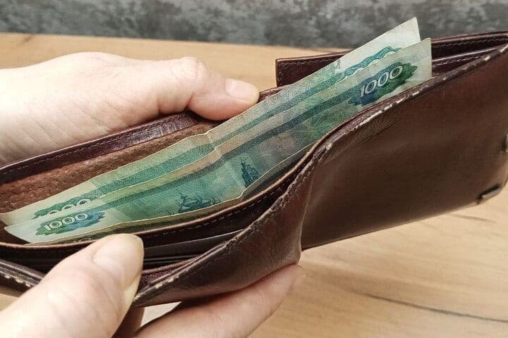 Wanting to receive payment, the pensioner lost a large amount of money