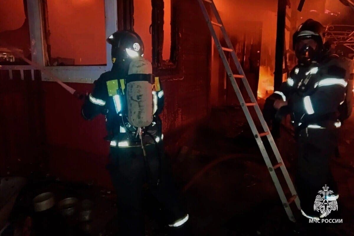Под Тулой сгорели два частных дома, один человек погиб