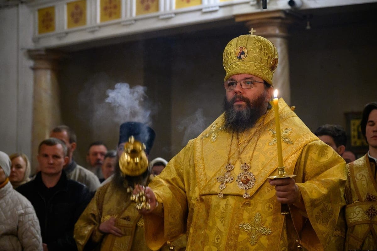 All-night vigil was held in the Pskov-Pechersk monastery