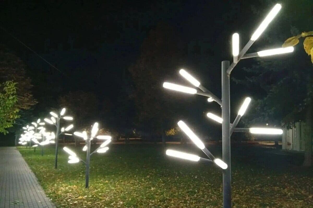 In the Park Railways Kursk restored lighting