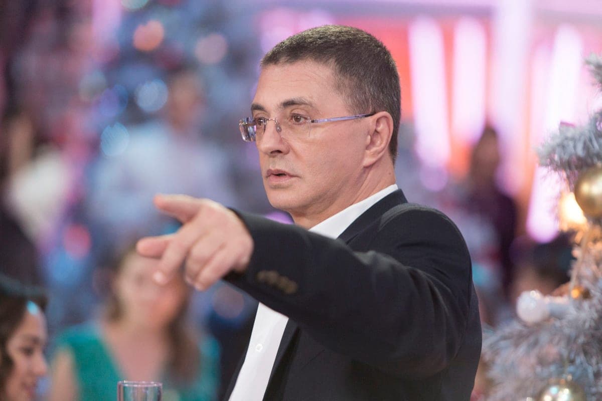 "I can't borrow." Famous doctor and TV presenter Alexander Myasnikov explained what he prefers to spend the money earned