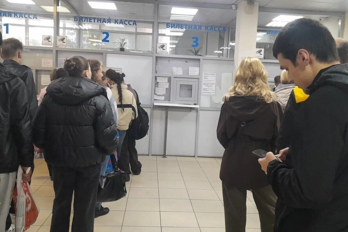 At the Kaluga bus station continue to form queues