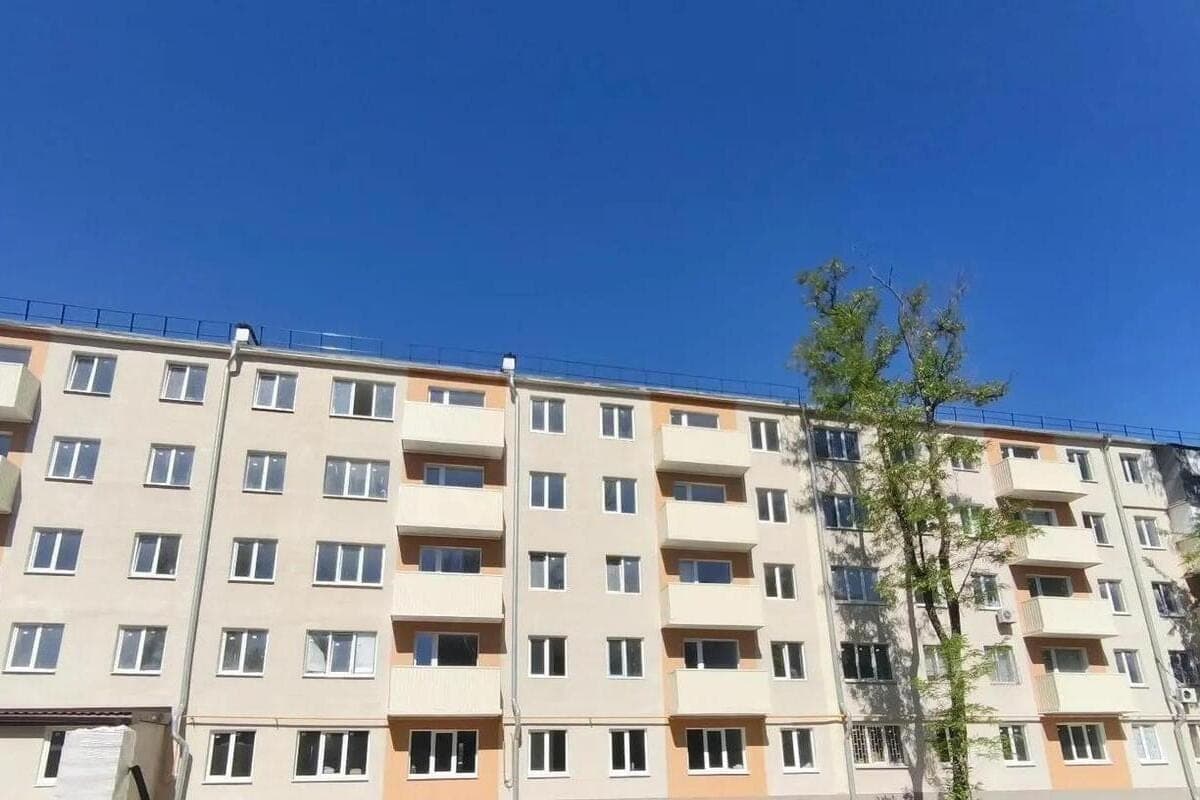 Moskauer Spezialisten haben die Reparatur des Hauses auf den Bauherren in Mariupol abgeschlossen