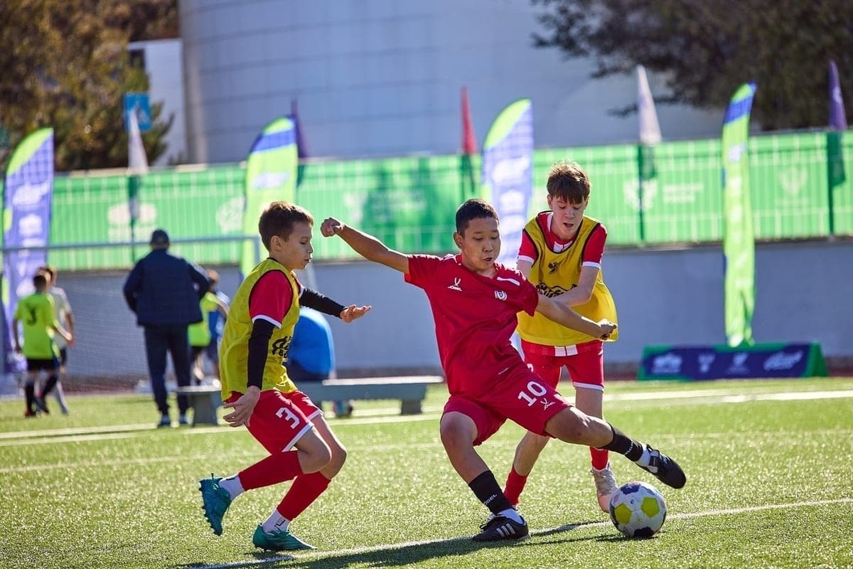 Young footballers of Kalmykia competed and studied at sea