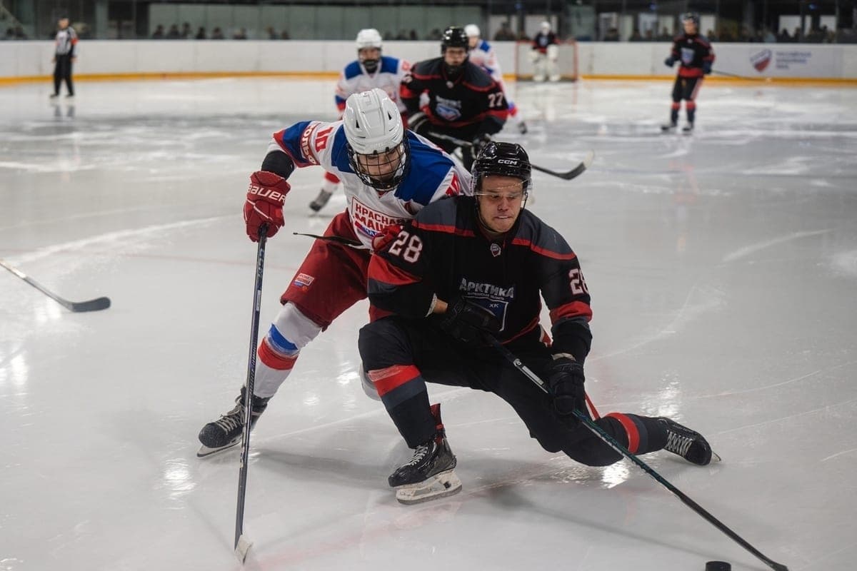 The hockey players of “Arctic” won the home match with the score 3:1
