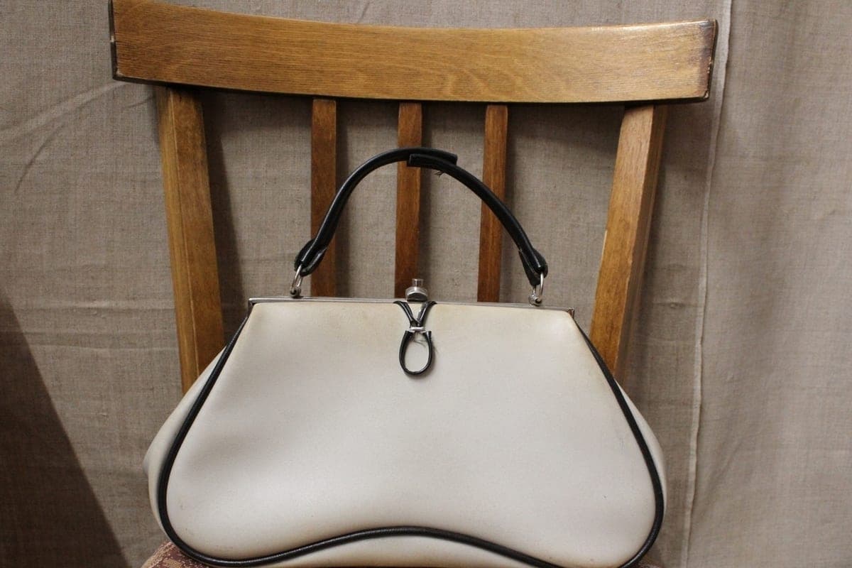 Kirish Museum of Local Lore showed handbags of fashionistas of the Soviet time