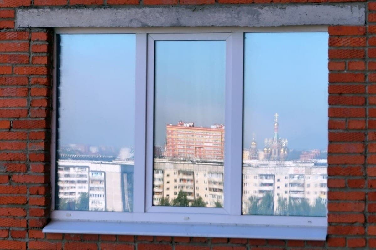 The expert explained when replacing windows requires the consent of neighbors