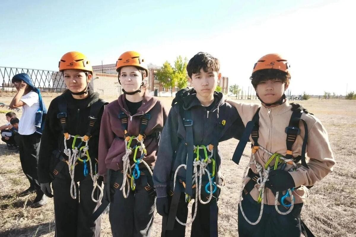 In the area of Kalmykia, schoolchildren passed the tests of the “Autumn Trail”