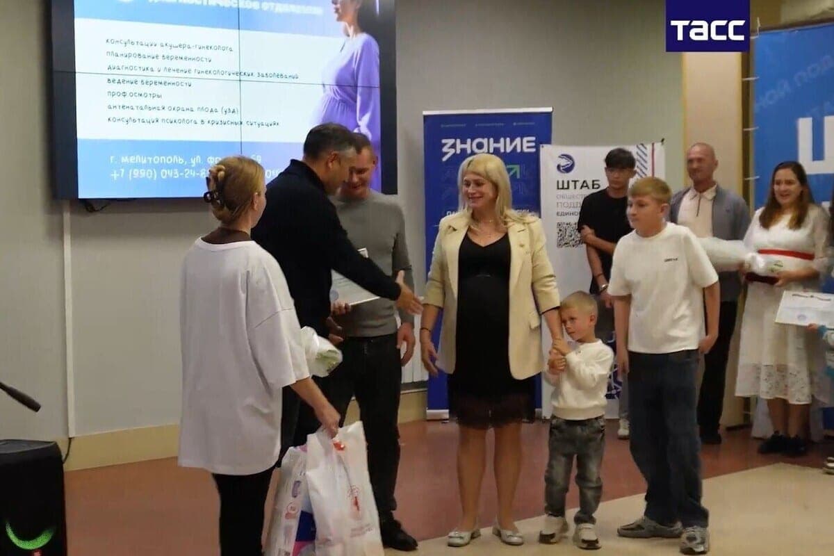 В Мелитополе пять многодетных семей получили ордена «За заслуги перед Запорожской областью»
