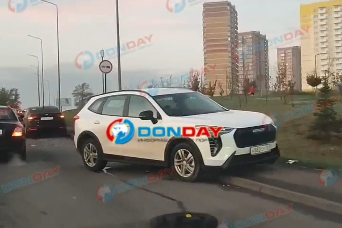 Two cars collided on the exit from Suvorovsky in Rostov