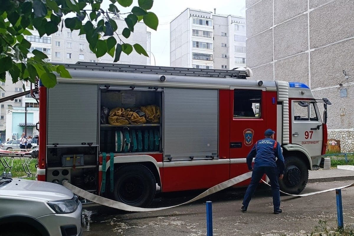 Человек пострадал при пожаре в СНТ в Ревде