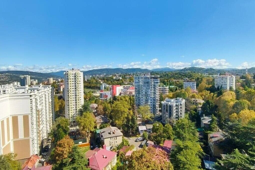 В центре Сочи перекрыли территорию у Зимнего театра из-за марафона