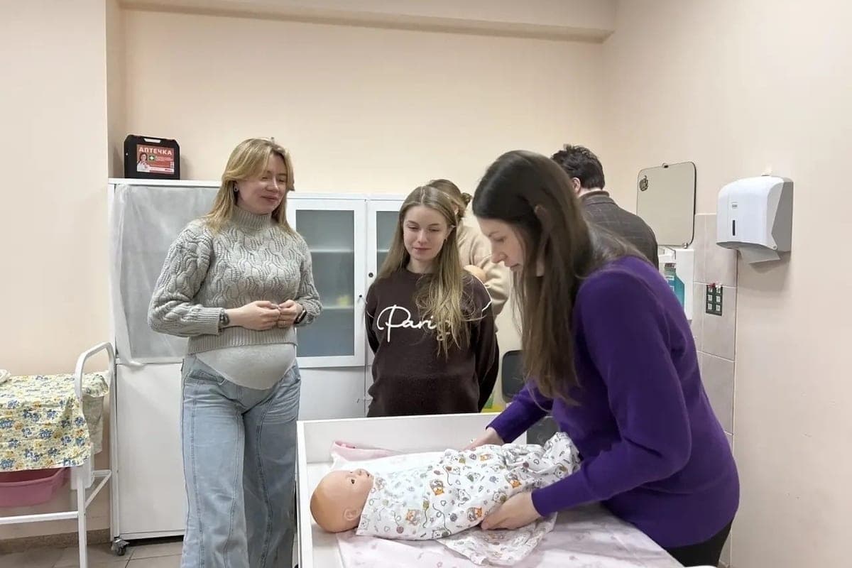 Childcare for up to a year will be taught to Murmansk parents in the project “Mommy Heart 2.0”