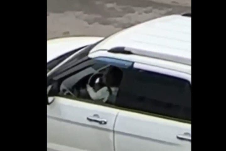 The lady turned the child into a small navigator and received a fine from the traffic police of St. Petersburg