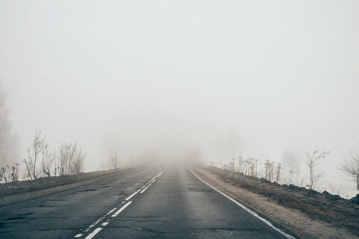 Tulyaks explained how to behave behind the wheel in a thick fog