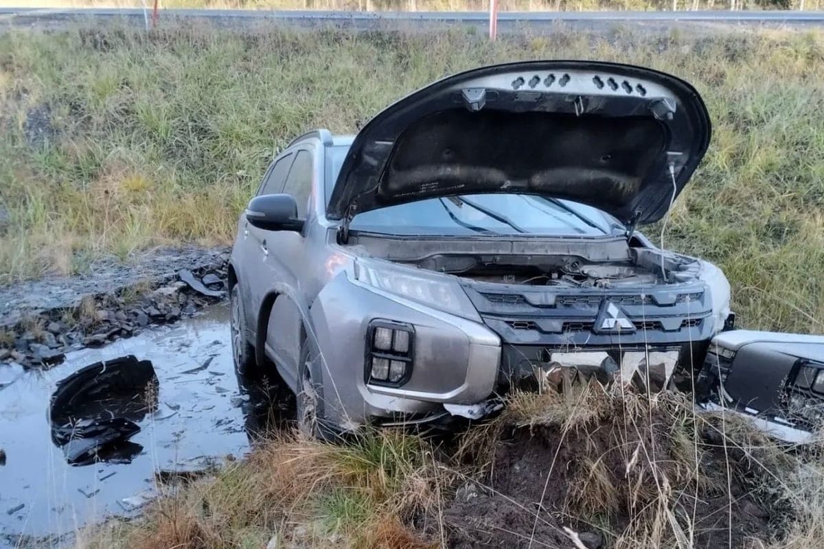 On the highway “Kola” Mitsubishi moved into a ditch and injured a person