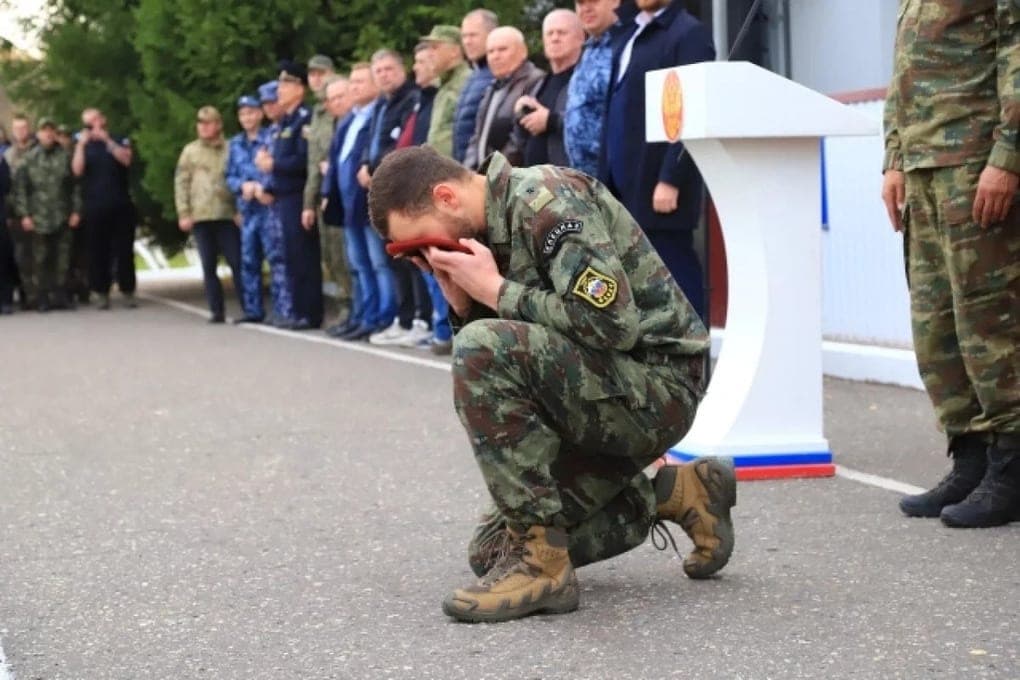 Десять километров марш-броска и рукопашные бои: ульяновский спецназовец заслужил Краповый берет