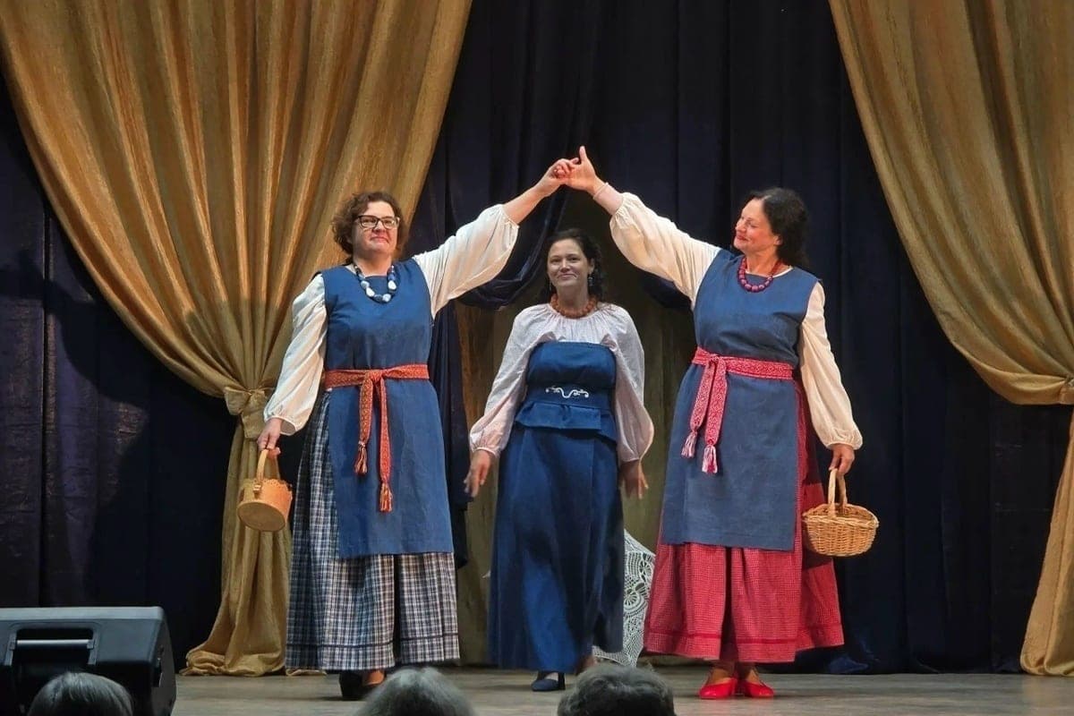In the Batovo House of Culture celebrated the 10th anniversary of the club "Lacemakers"