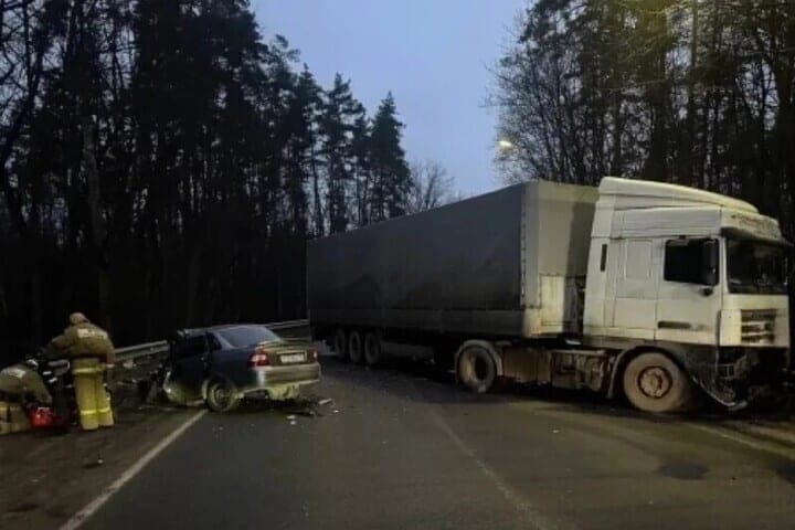Near Voronezh, a foreign car faced a truck: there is a victim
