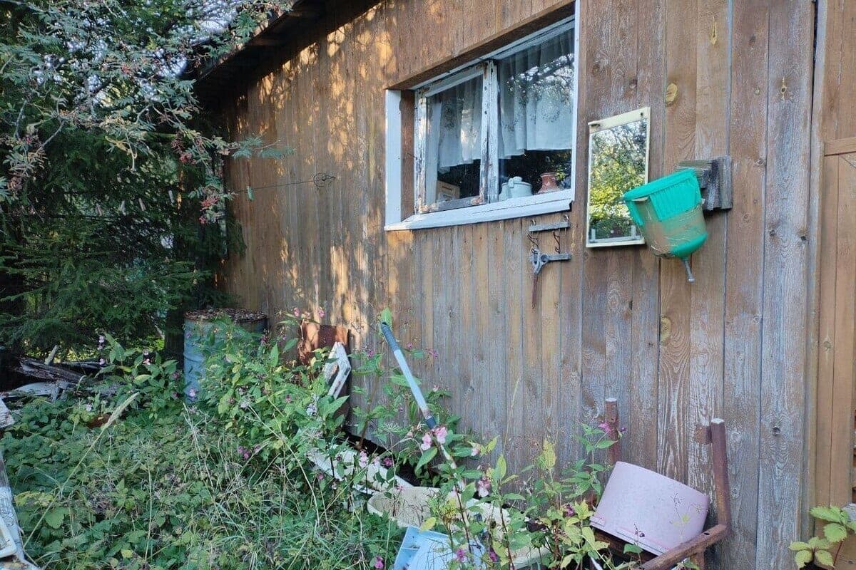 Управляющую компанию наказали за сырые и гнилые дома в Лесозаводском