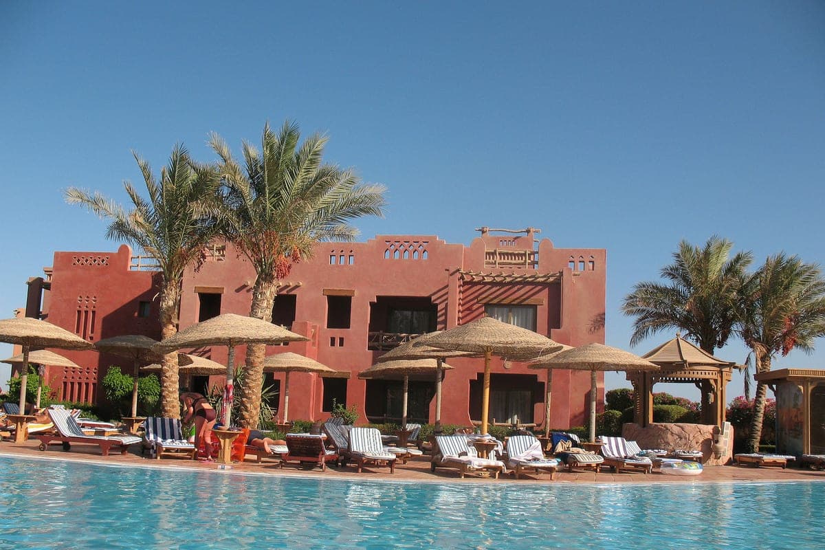 Russians seriously poisoned at a popular resort
