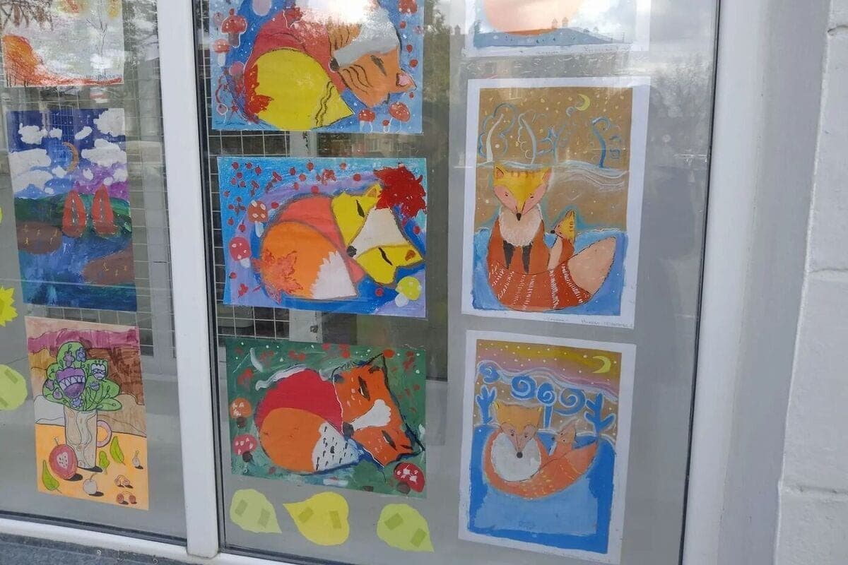 Autumn through the eyes of young artists: In Melitopol opened an exhibition of children's drawings