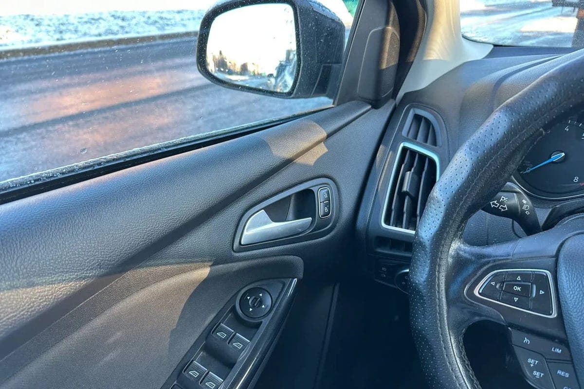 In St. Petersburg, a foreigner left the police by car through three avenues
