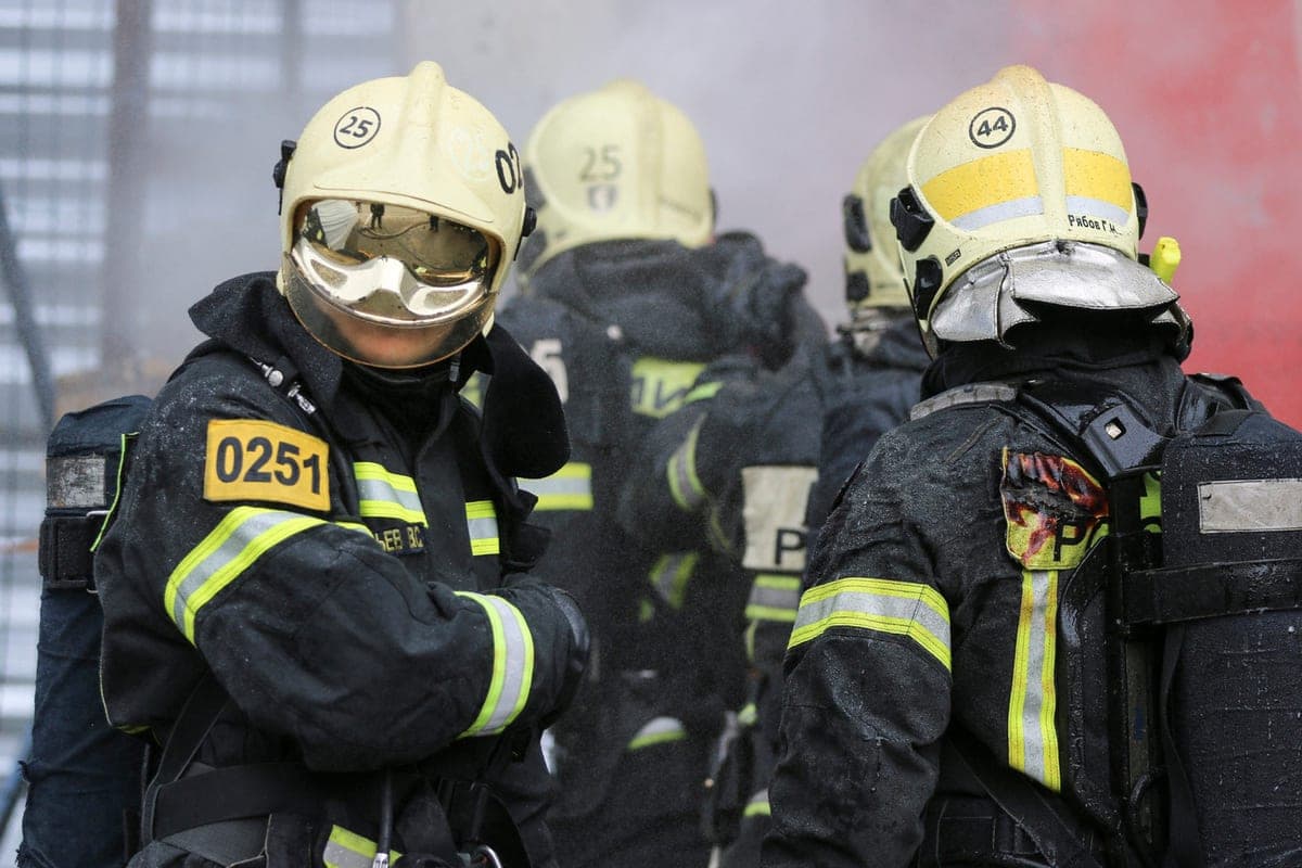In the Rostov region sent a special vehicle to extinguish the fire in the warehouse