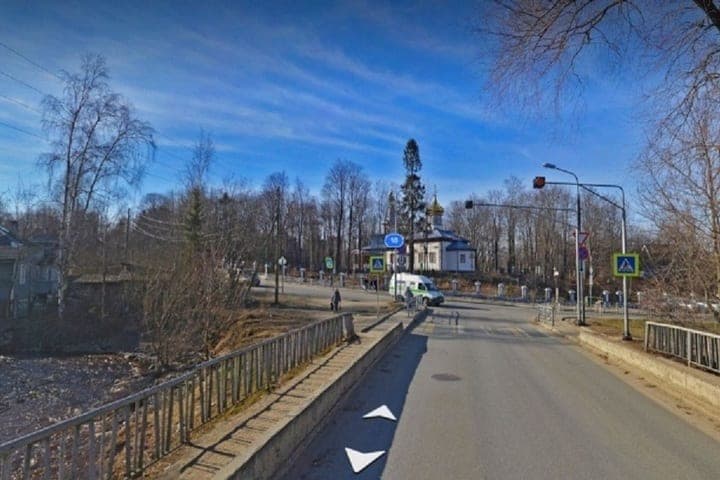 Im Zentrum von Petrosawodsk wird die Straße an einer der Brücken schließen