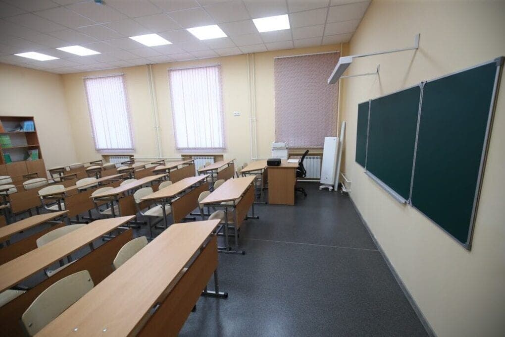يجوز منع الطلبة المطرودين من الالتحاق من جديد