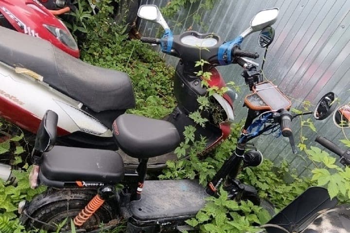 In Sudog, a chronic drunkard confiscated an electric scooter