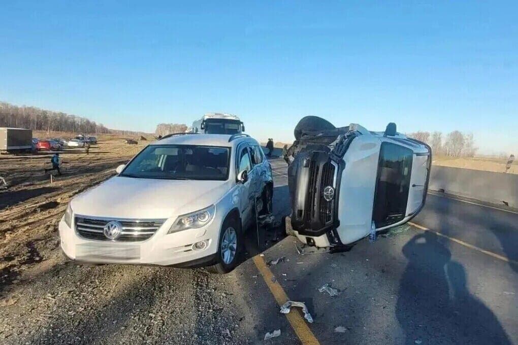 A bus with 42 children was in an accident on the highway near Emanzhelinsky