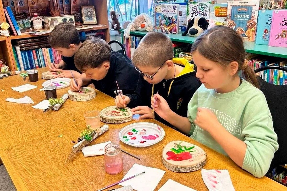 Lipetsk schoolchildren created amulets with their own hands