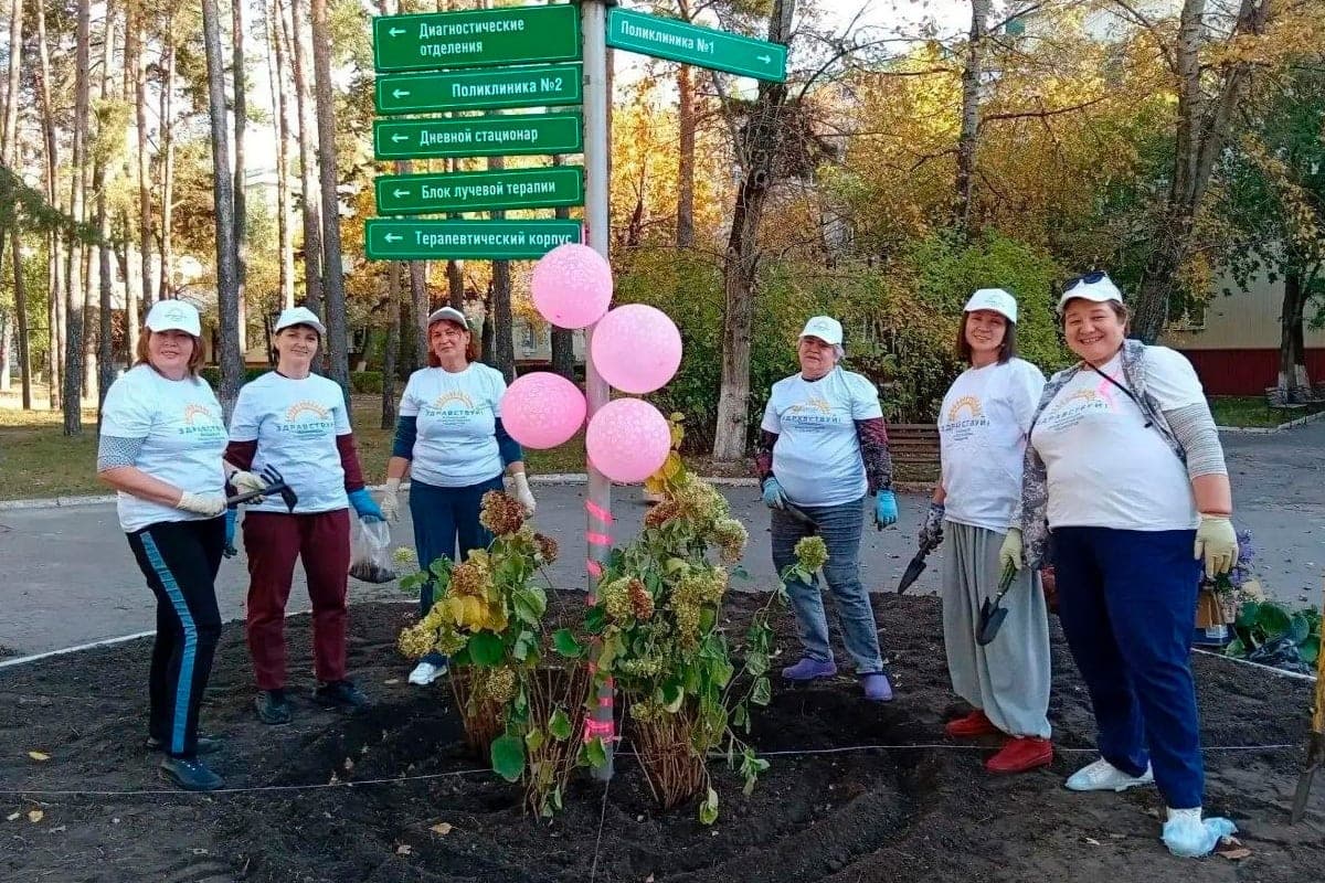 У липецкого онкодиспансера появился цветник надежды