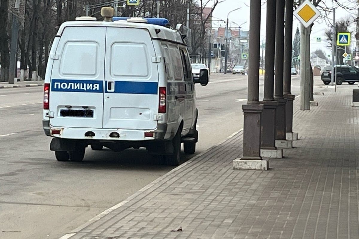В Красном Луче задержали супружескую пару по подозрению в краже из кофейного аппарата