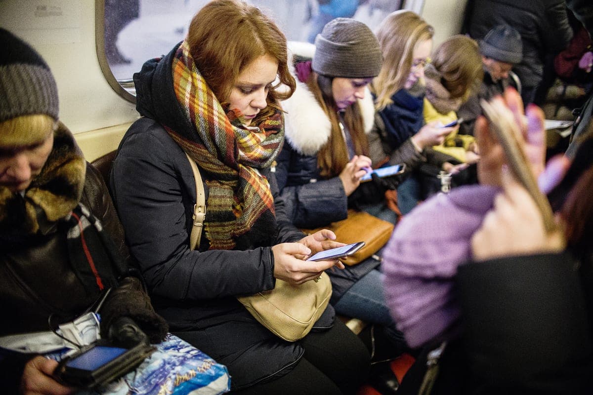 It became known how many Russians can not live without a smartphone