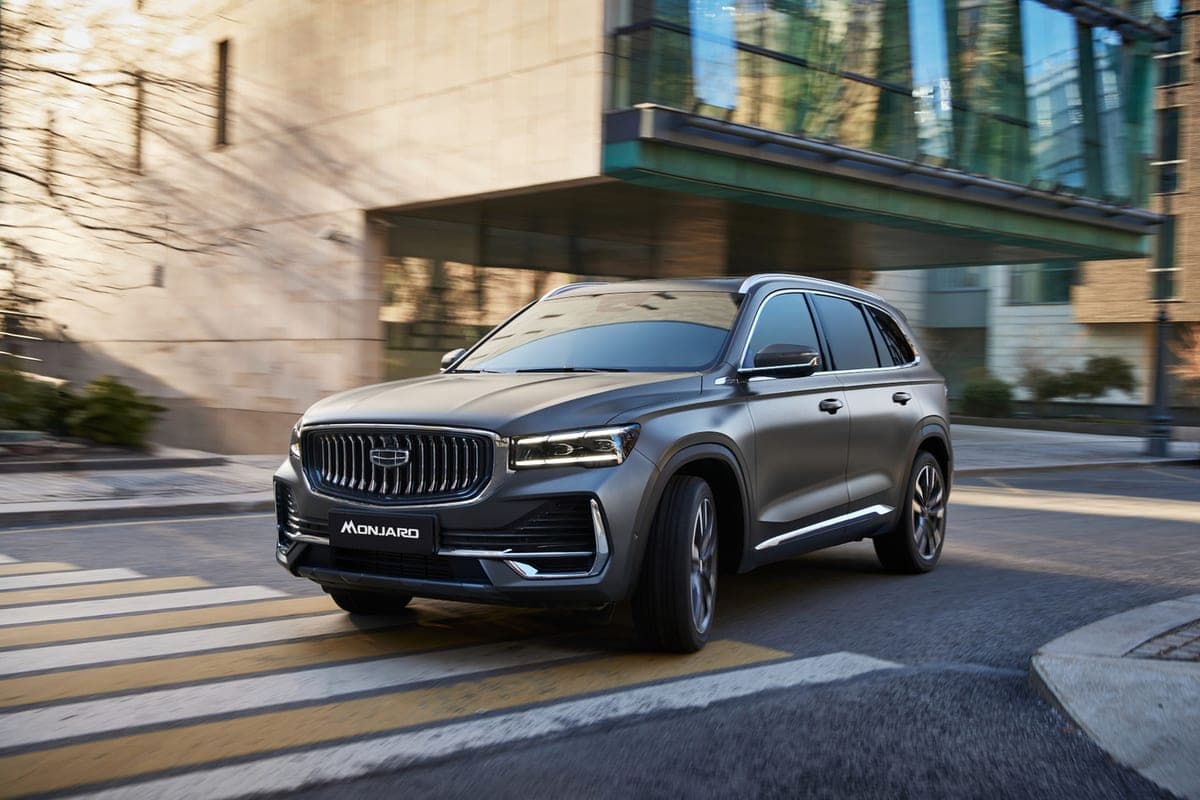 Прошел народный тест кроссовера Geely Monjaro: россиянин остался недоволен