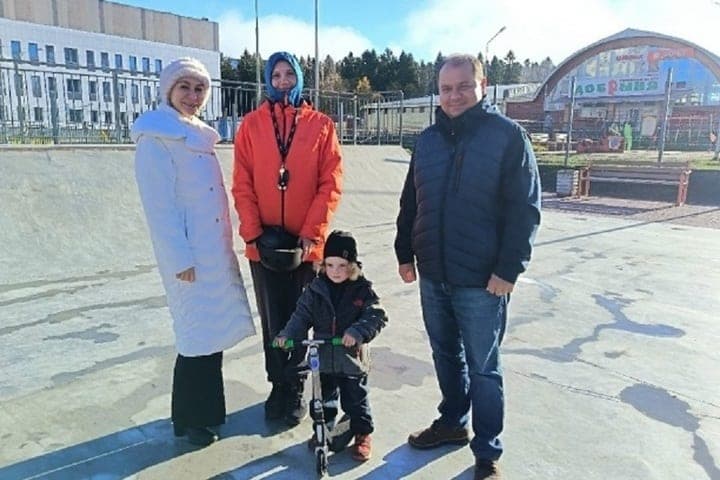 В Петрозаводске на новой скейт-площадке заметили брата известной гонщицы Ирины Сидорковой