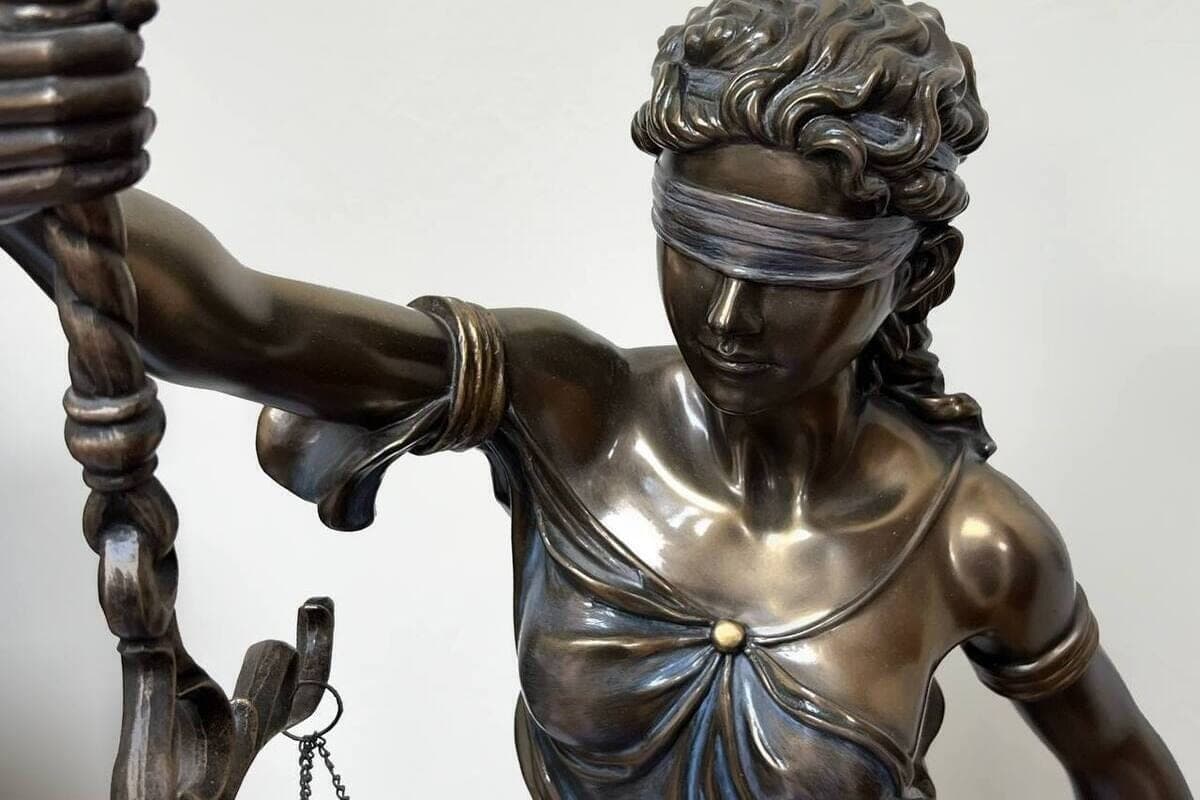 Found a smartphone at a stop and hid in a barn: a resident of the Shegarsky district will go on trial for theft