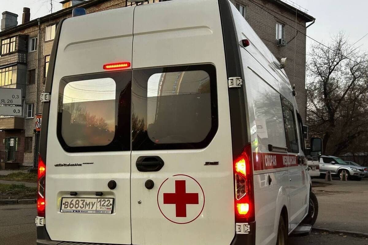 Schoolgirl hospitalized after accident with Gazel in Biysk