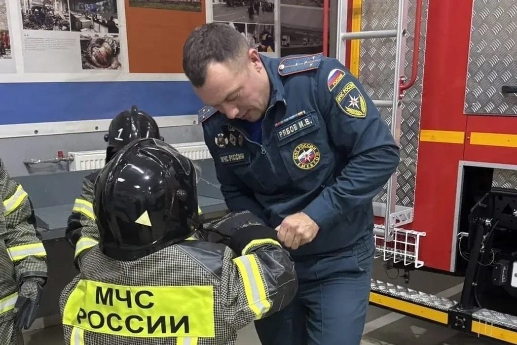 Для ребят провели экскурсию по спасательным службам НАО