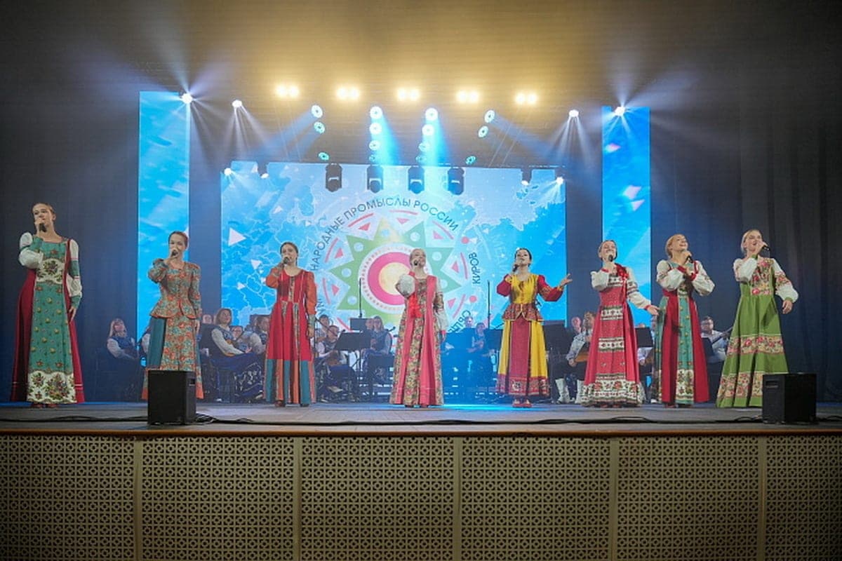 Dymkovo toy, lace and media: the forum “Folk crafts of Russia” opened in Kirov