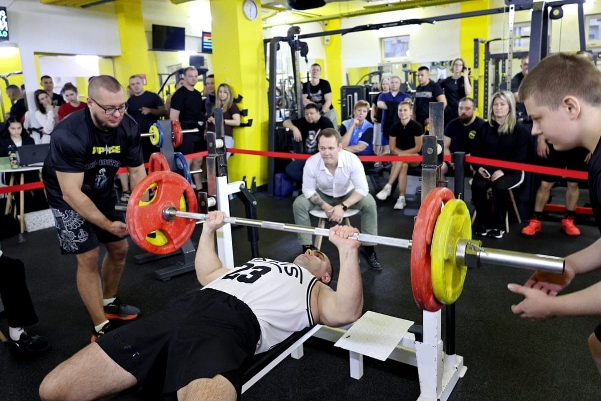 Employees of the MIA NAO won four awards in the bench press
