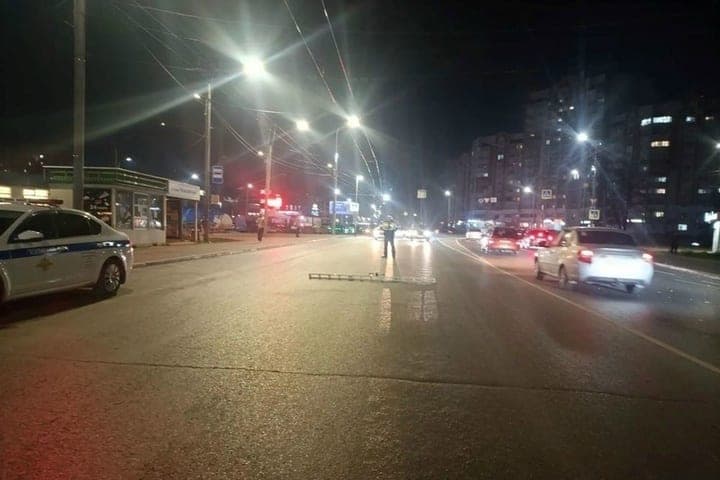 На Гомзовском кольце в Йошкар-Оле машина сбила пешехода