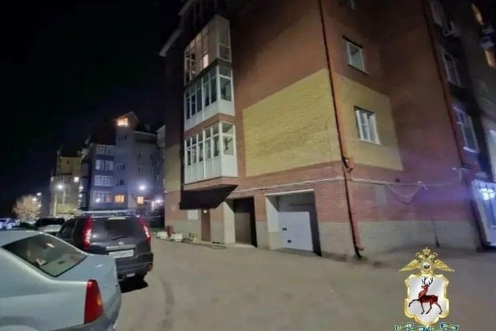 Пропавшую 12-летнюю девочку нашли на крыше в Нижнем Новгороде