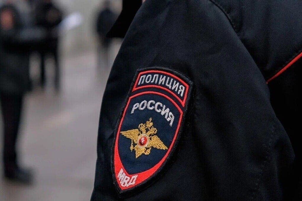 Near Volgograd, the girl fell out of the window of a five-storey house