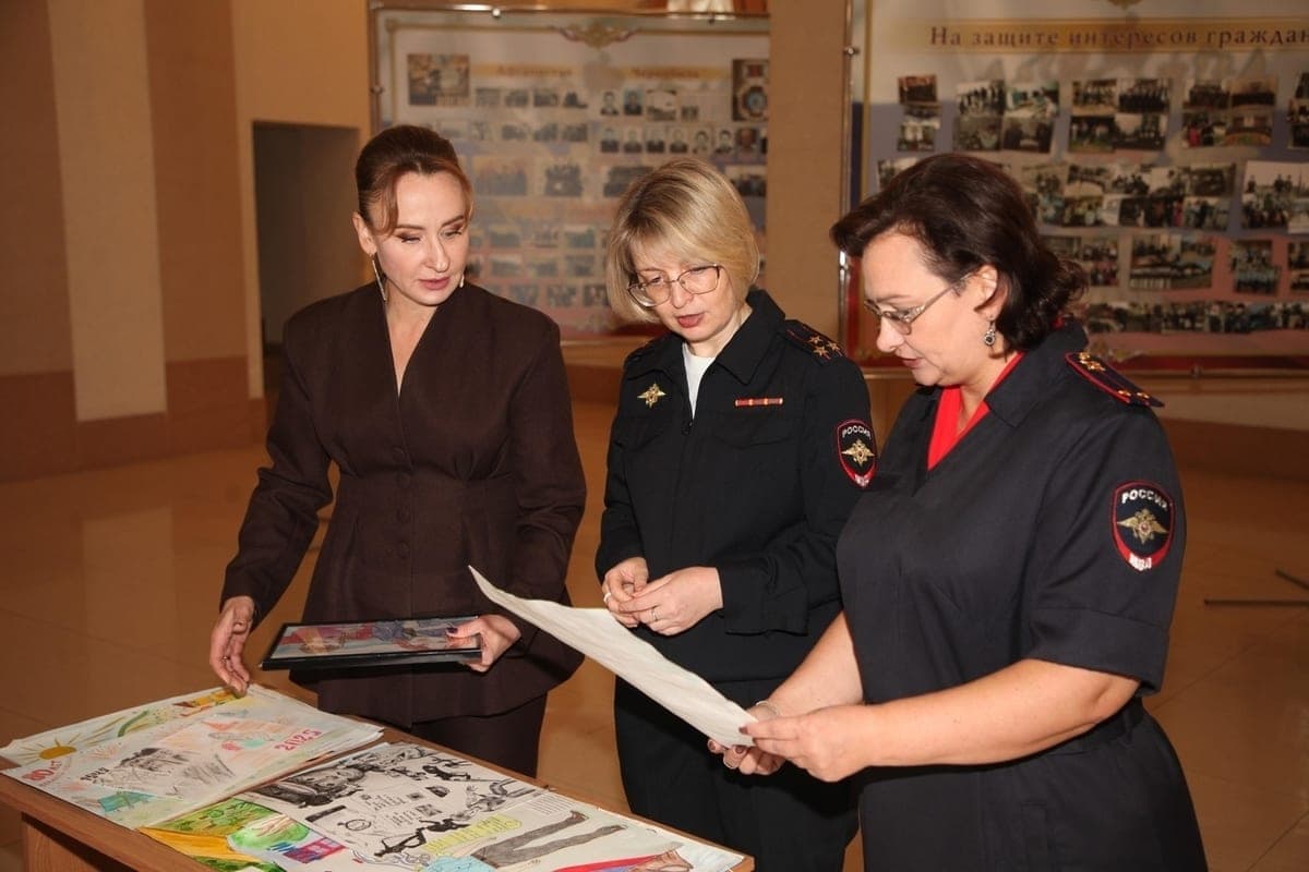 In the Orel region, the winners of the qualifying stage of the All-Russian competition of children’s drawing “My parents work in the police” were determined