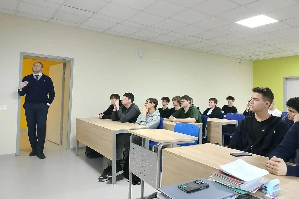 В Серпухове студенты узнали о передовых технологиях от ведущего учёного